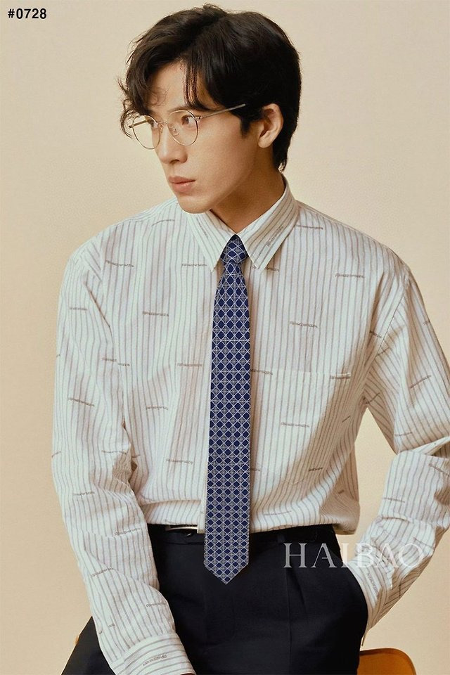 스퀘어 패턴 넥타이
